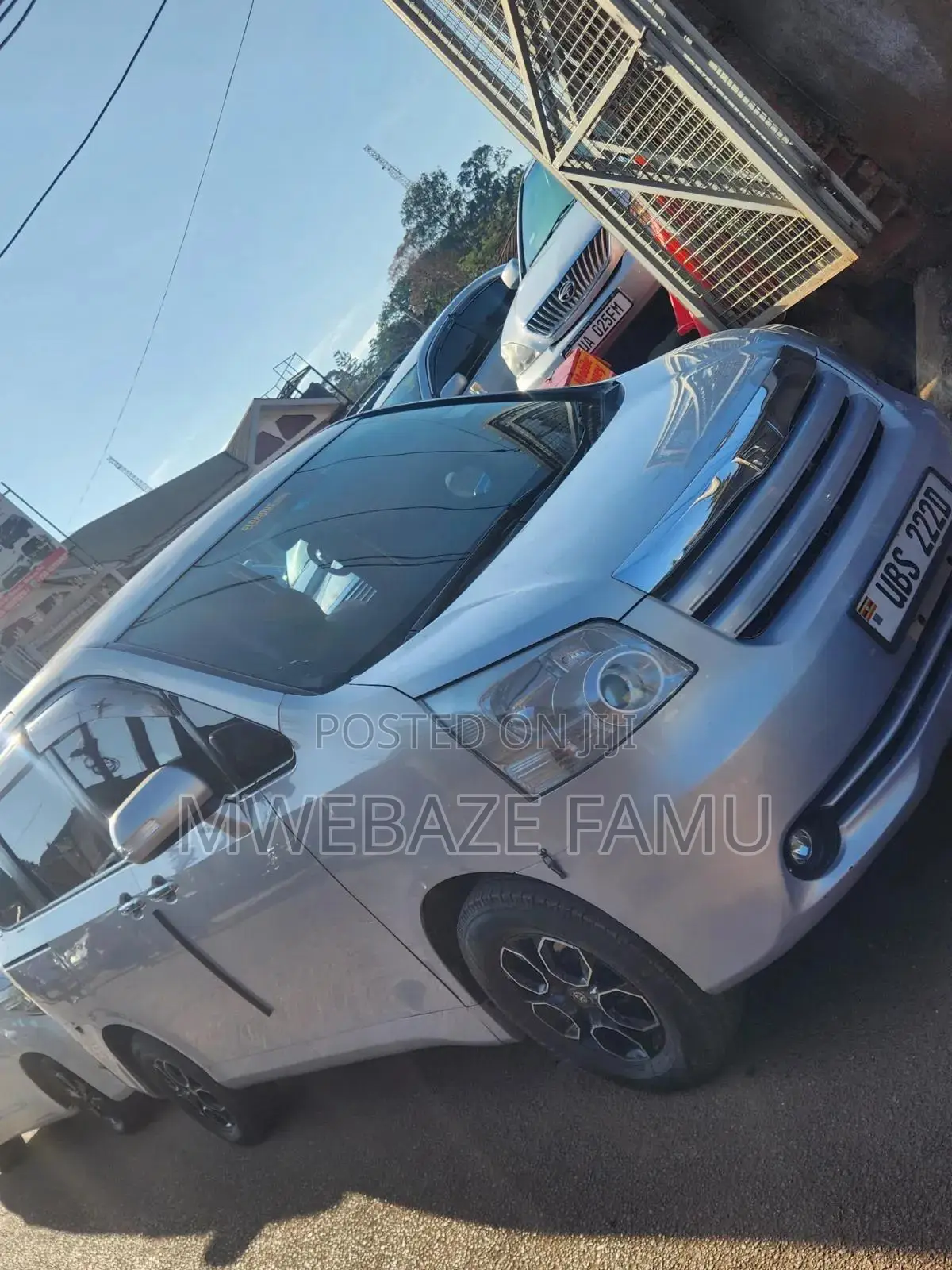 Toyota Noah 2010 Silver