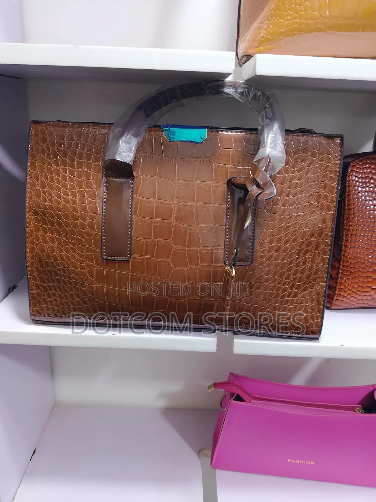 Women's Black Patent Leather Crocodile Pattern Handbag