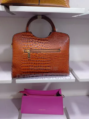 Women's Black Patent Leather Crocodile Pattern Handbag