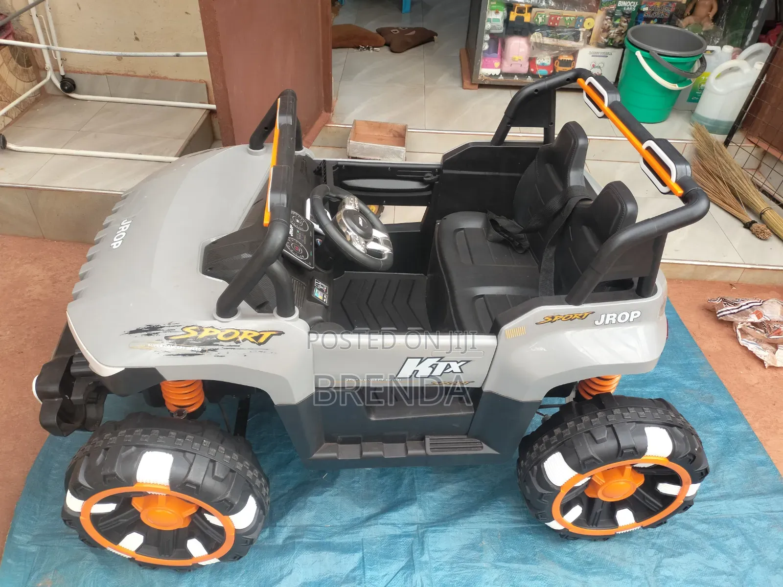 Rechargeable Big Strong 4X4 Kids Krop Sports Car for Upto 15 Years