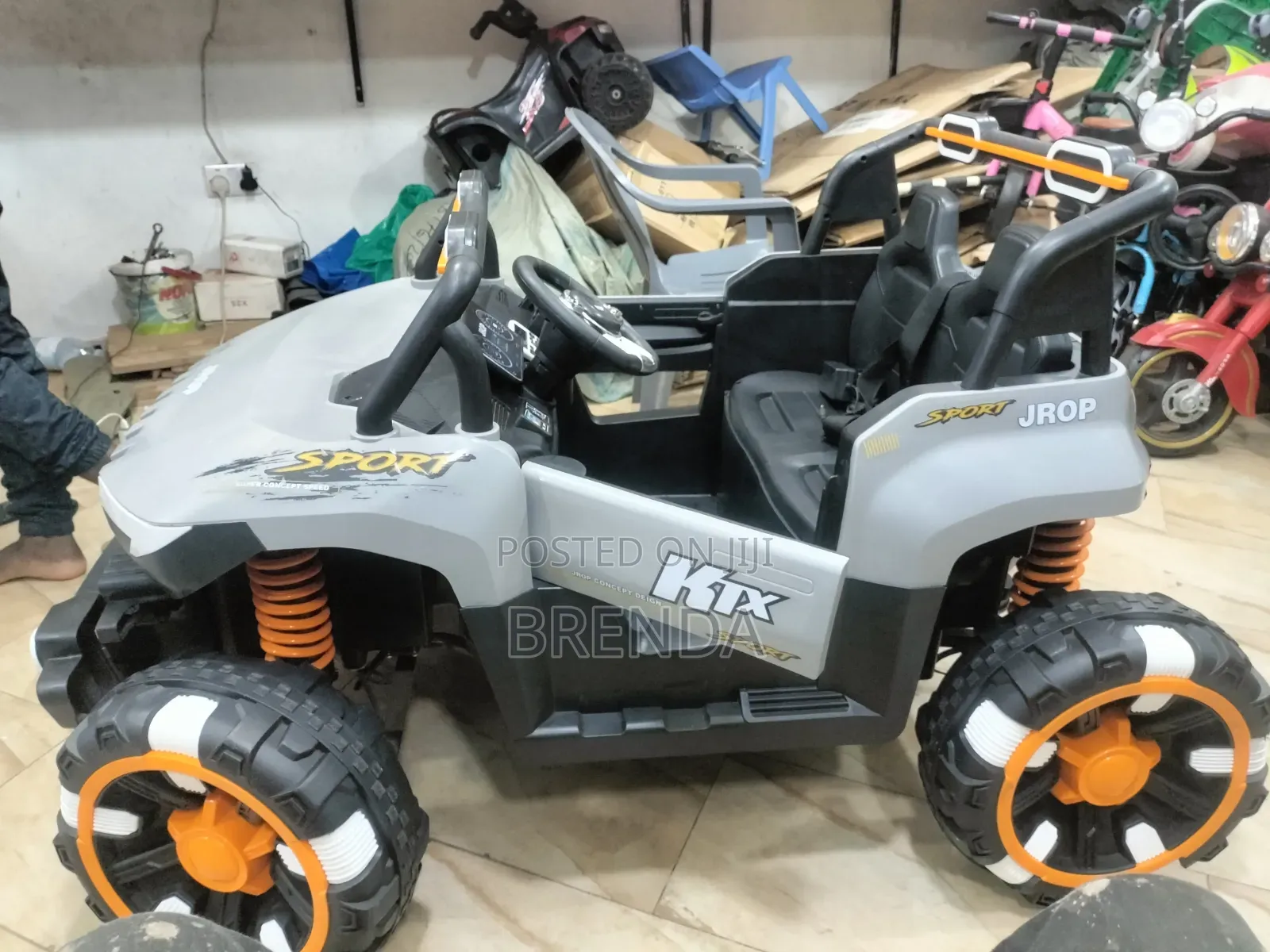 Rechargeable Big Strong 4X4 Kids Krop Sports Car for Upto 15 Years