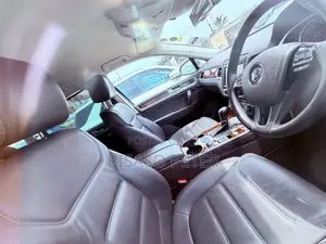 Volkswagen Touareg 2014 Silver
