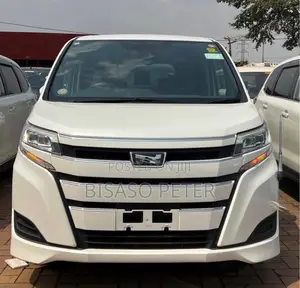Toyota Noah 2018 White