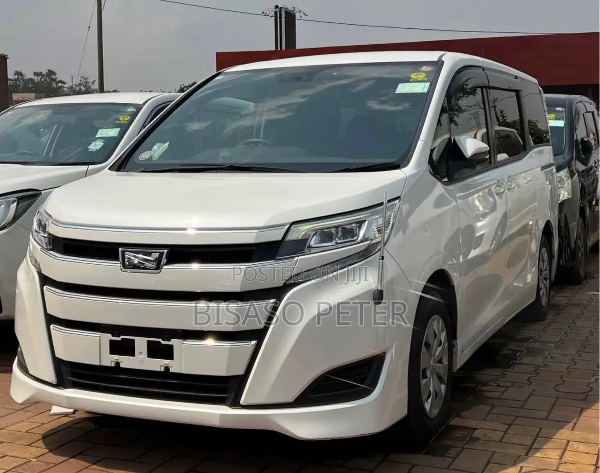Toyota Noah 2018 White