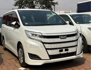 Toyota Noah 2018 White