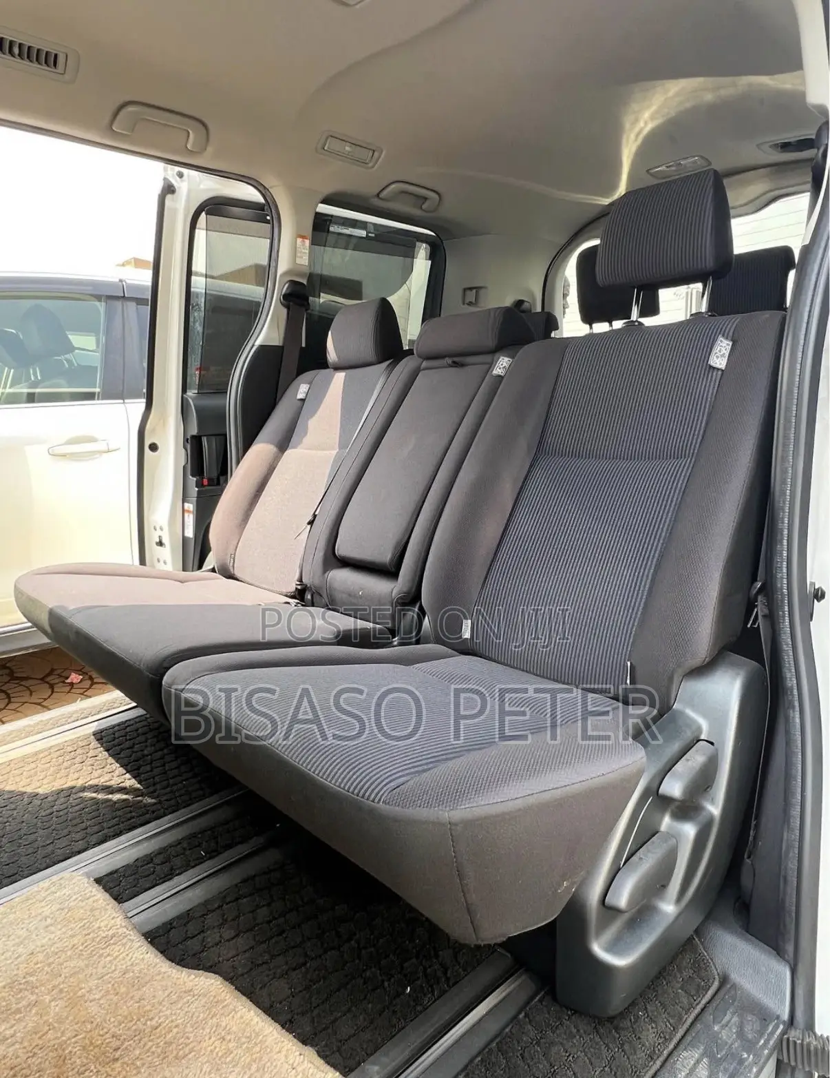 Toyota Noah 2018 White