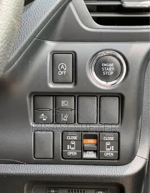 Toyota Noah 2018 White