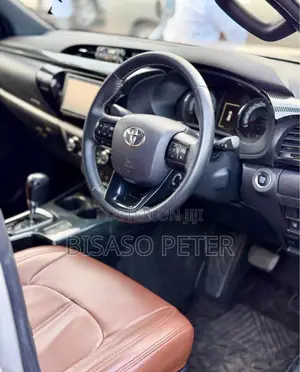 Toyota Hilux 2019 Silver