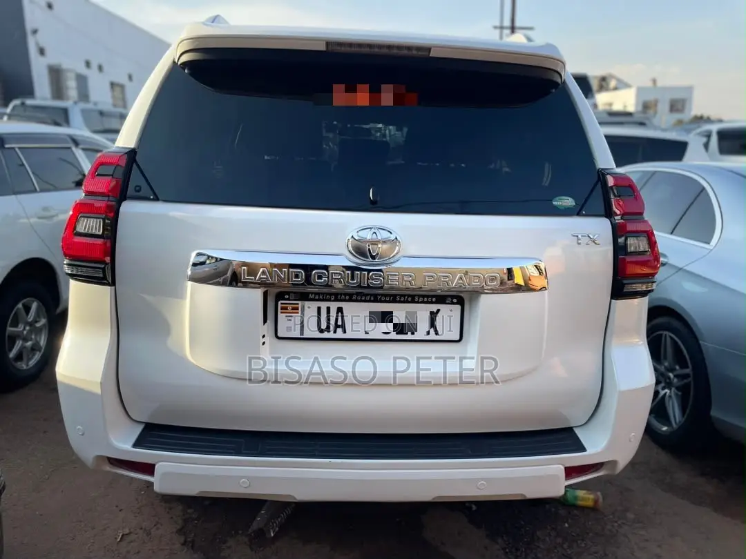 Toyota Land Cruiser Prado 2.8 D-4D 2016 White