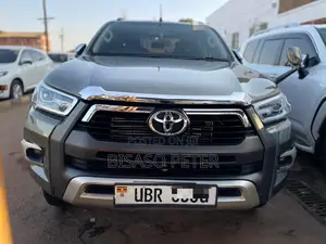 Toyota Hilux 2018 Green