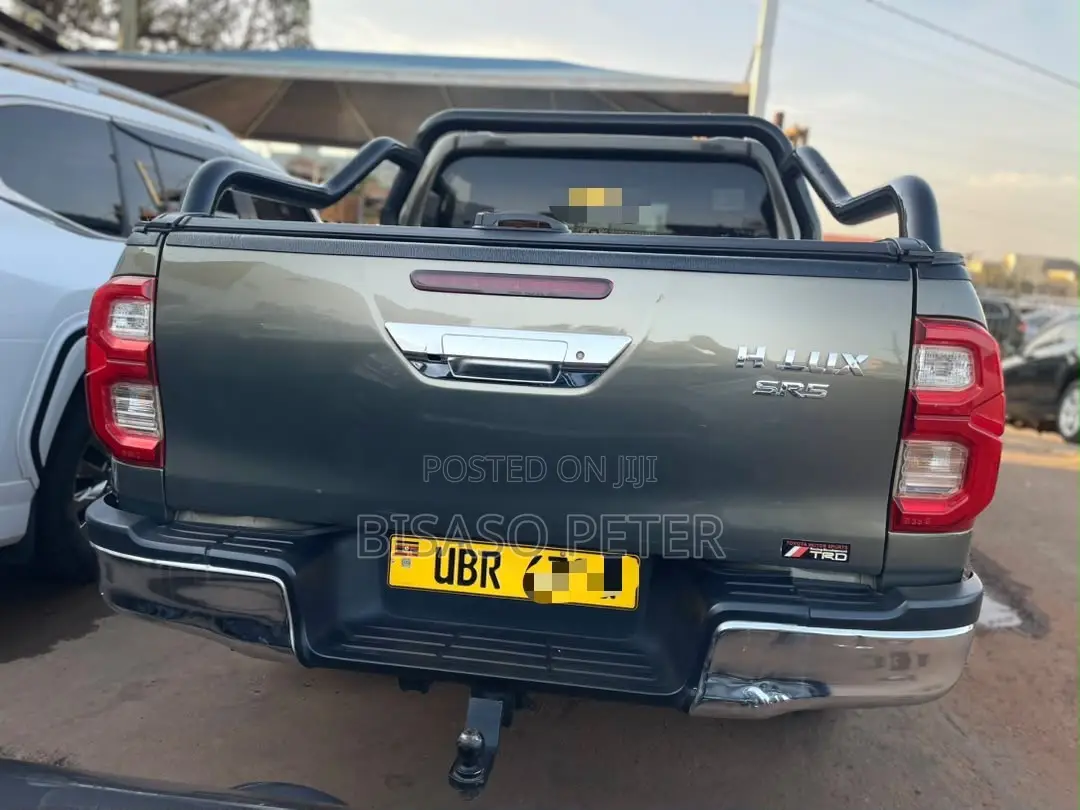 Toyota Hilux 2018 Green