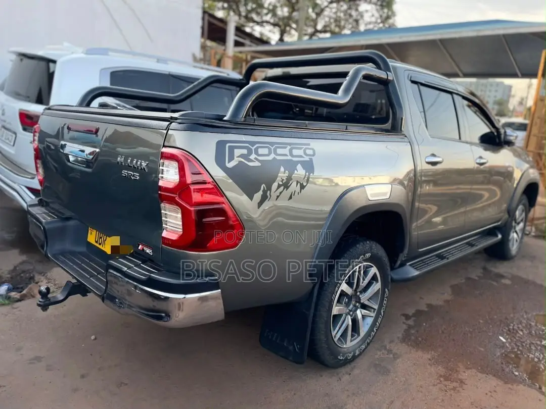 Toyota Hilux 2018 Green