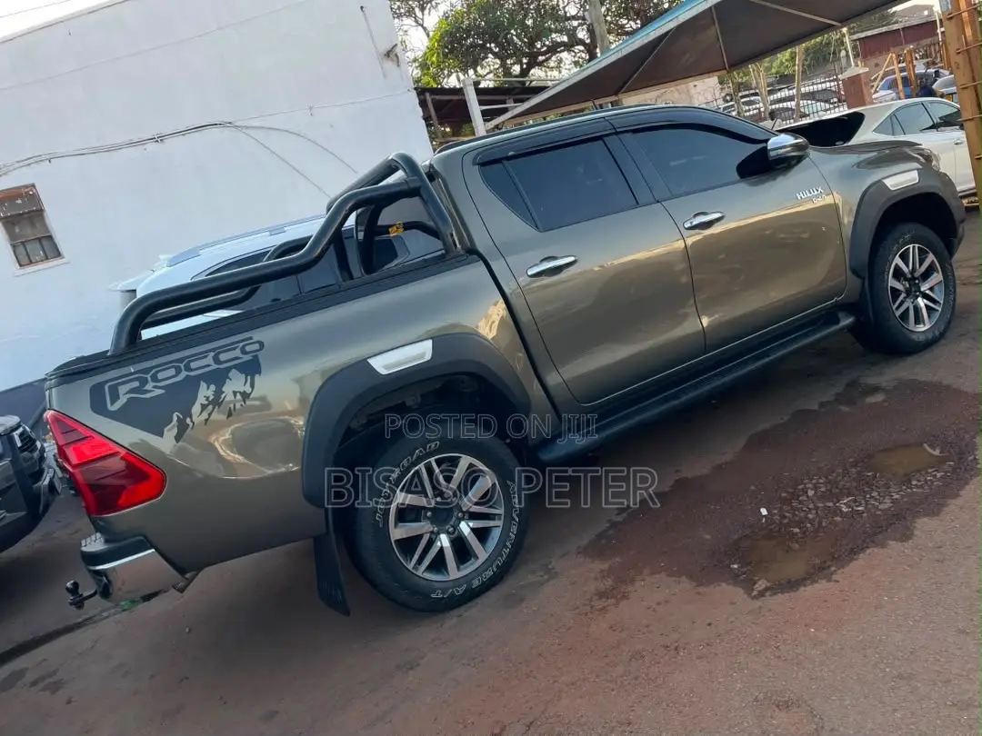 Toyota Hilux 2018 Green