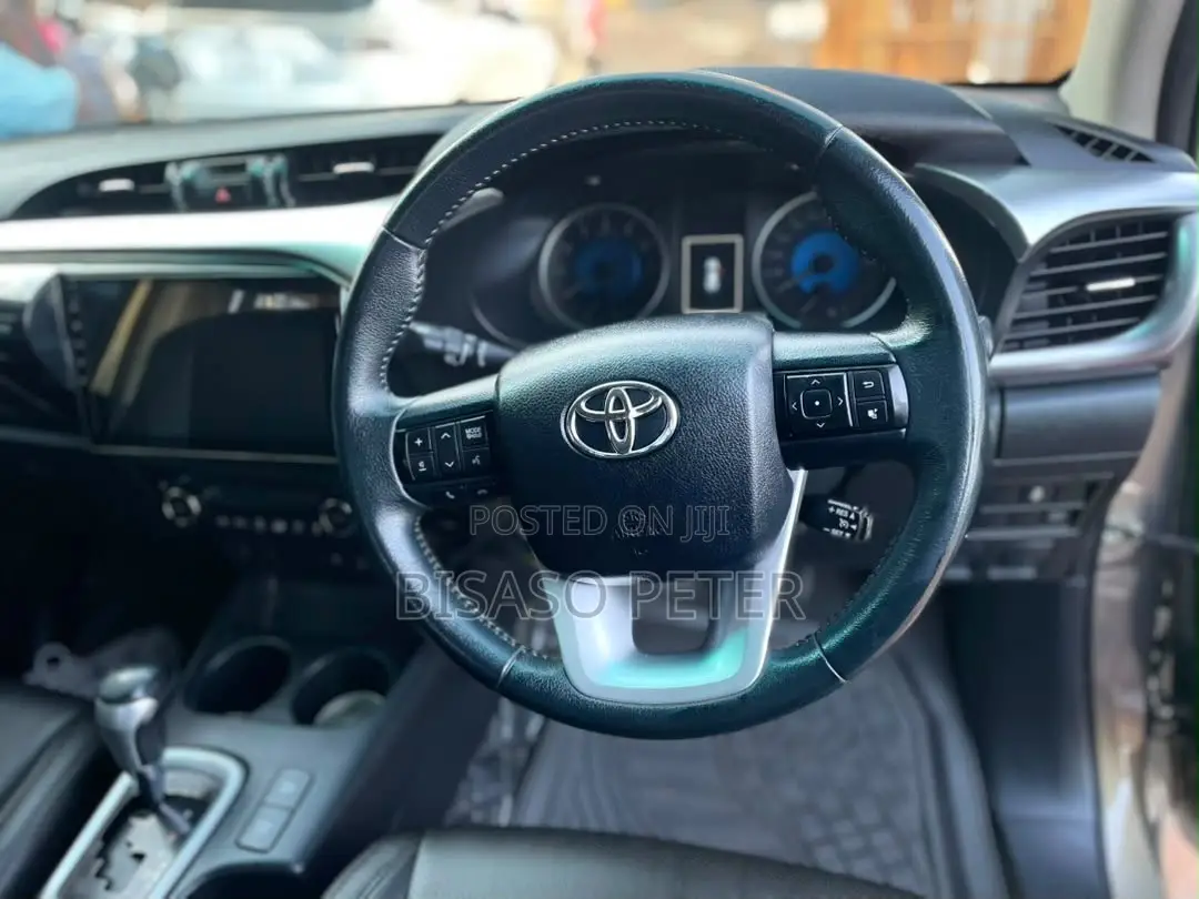 Toyota Hilux 2018 Green