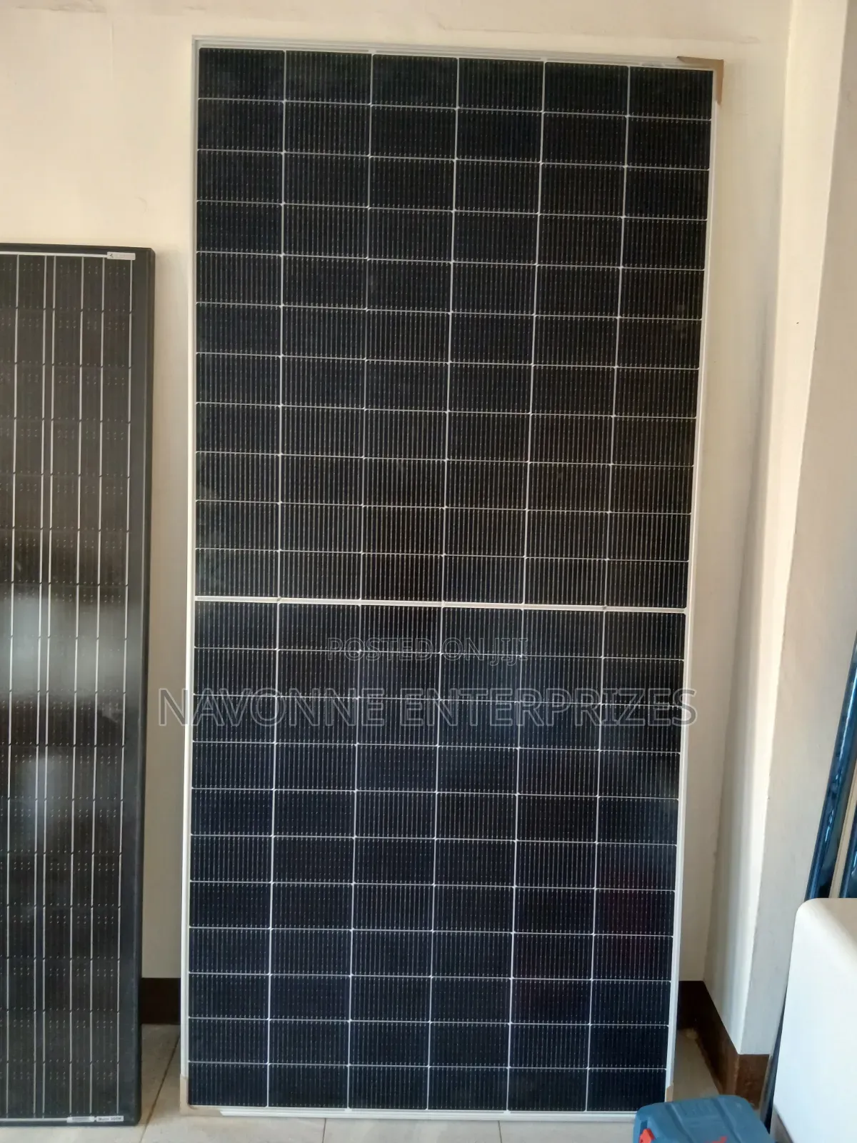 615W High Efficiency Monocrystalline Solar Panel 1500V DC