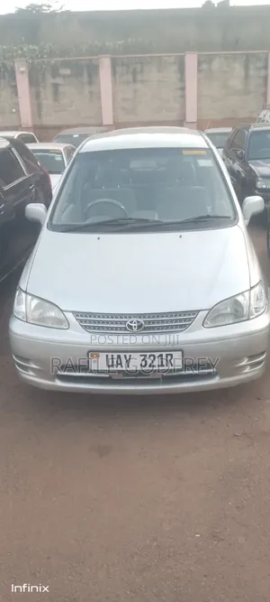 Toyota Corolla Spacio 2000 Silver