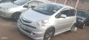 Toyota Ractis 2009 Silver