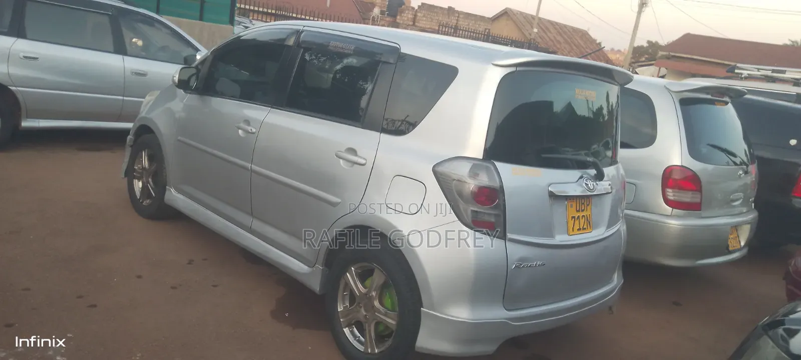 Toyota Ractis 2009 Silver