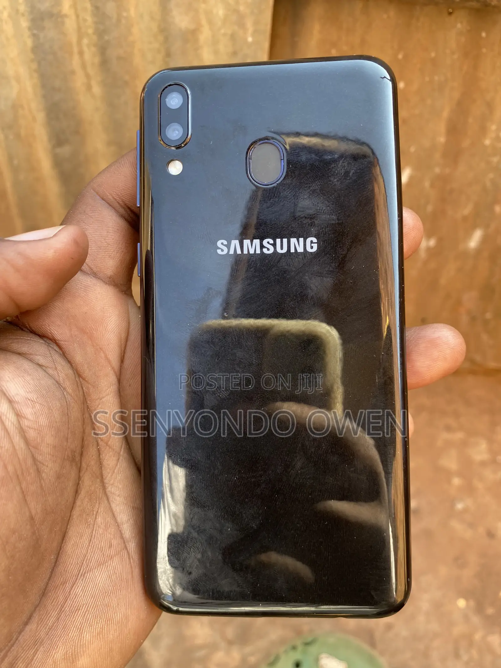 Samsung Galaxy M20 32 GB Black