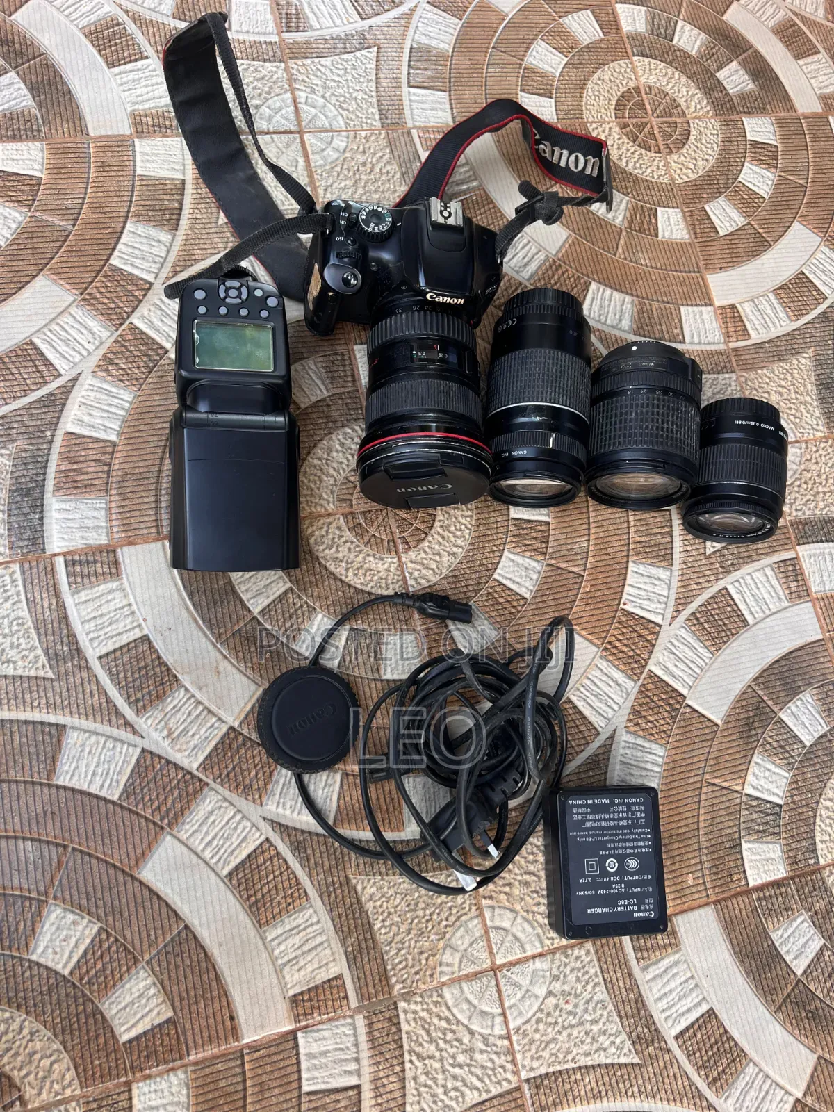Canon EOS 550D + Canon EF Wide Lens + 18-55mm + Flash - Full Kit