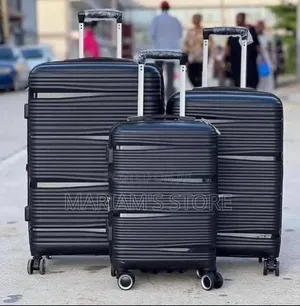Set of Three Black Hardside Spinner Luggage Pieces