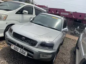 Toyota RAV4 1999 Silver
