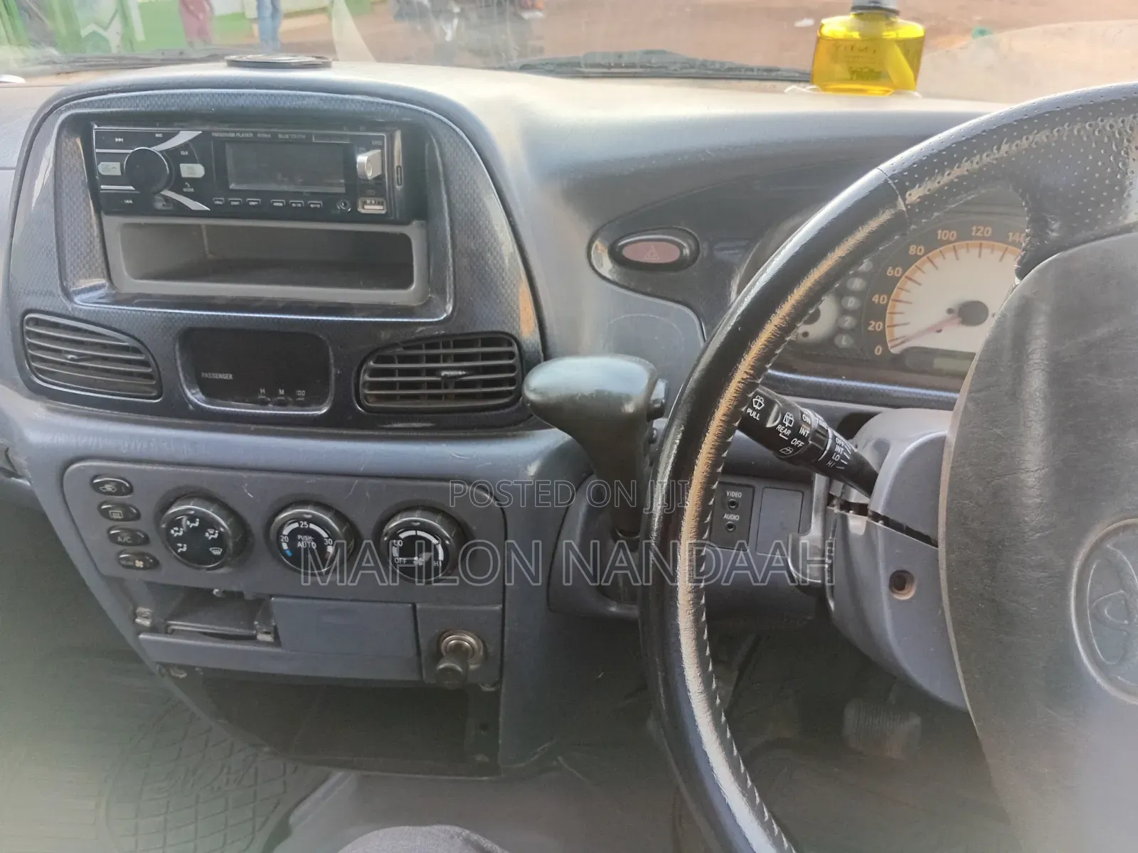 Toyota Noah 2001 Silver
