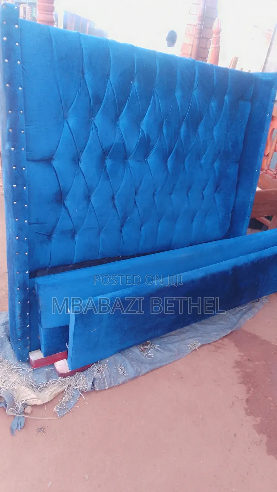 4by6 Modern Velvet Bed on Quick Sale