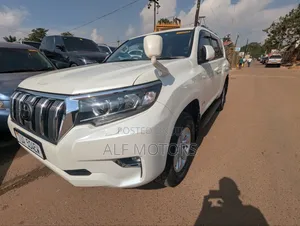 Toyota Land Cruiser Prado 2018 White