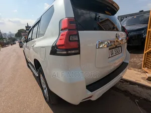 Toyota Land Cruiser Prado 2018 White