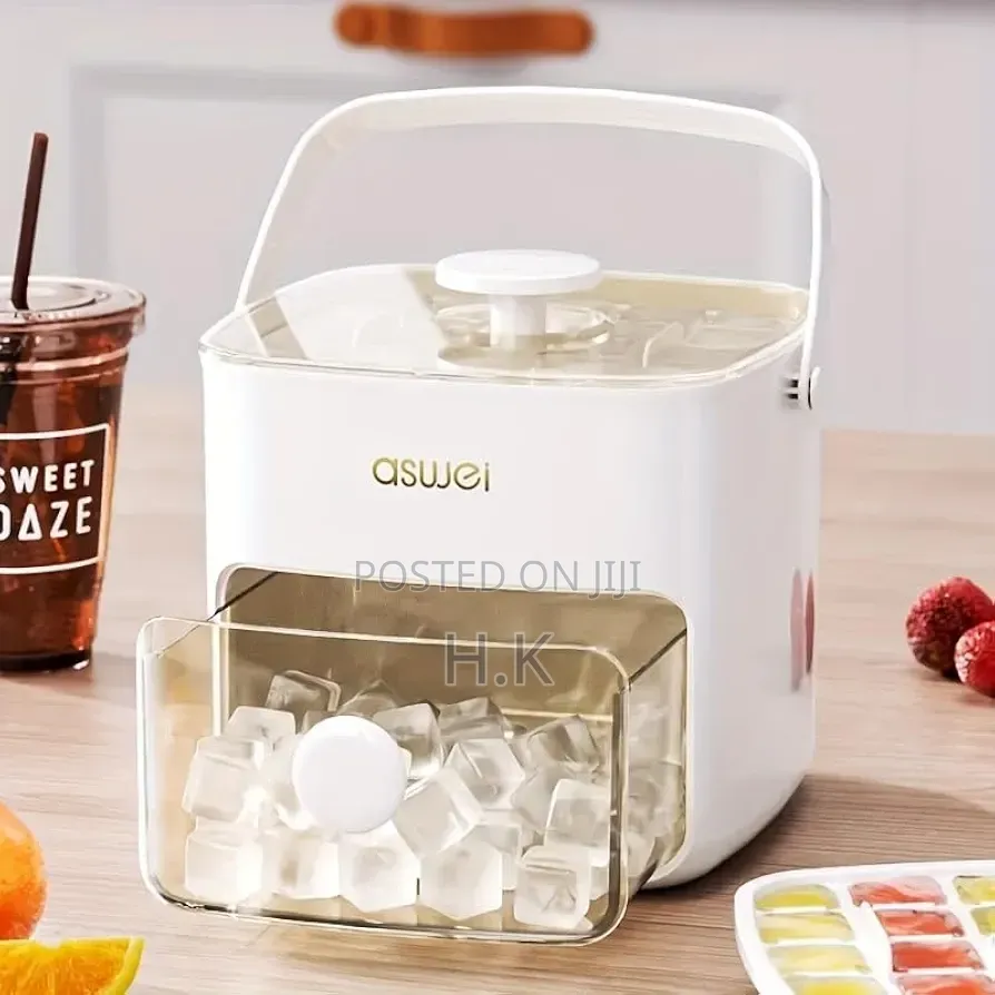 Ice Cube Maker With Tray and Lid, 2-in-1 Design, White