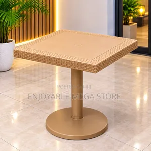 Indoor/Outdoor Plastic Table Plastic Table