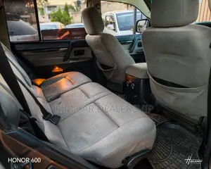 Mitsubishi Pajero V80 3.0 VR-I 2013