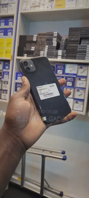 New Apple iPhone 11 64 GB Black