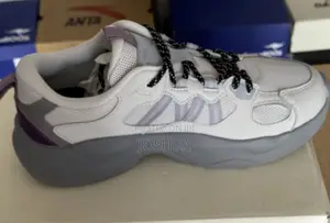 Anta Sneaker