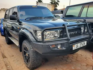 Toyota Land Cruiser 2005 Black