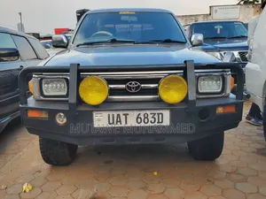 Toyota Hilux 2.5 Cab 2005 Gray
