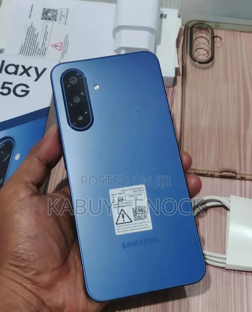 New Samsung Galaxy A17 5G 256 GB Blue