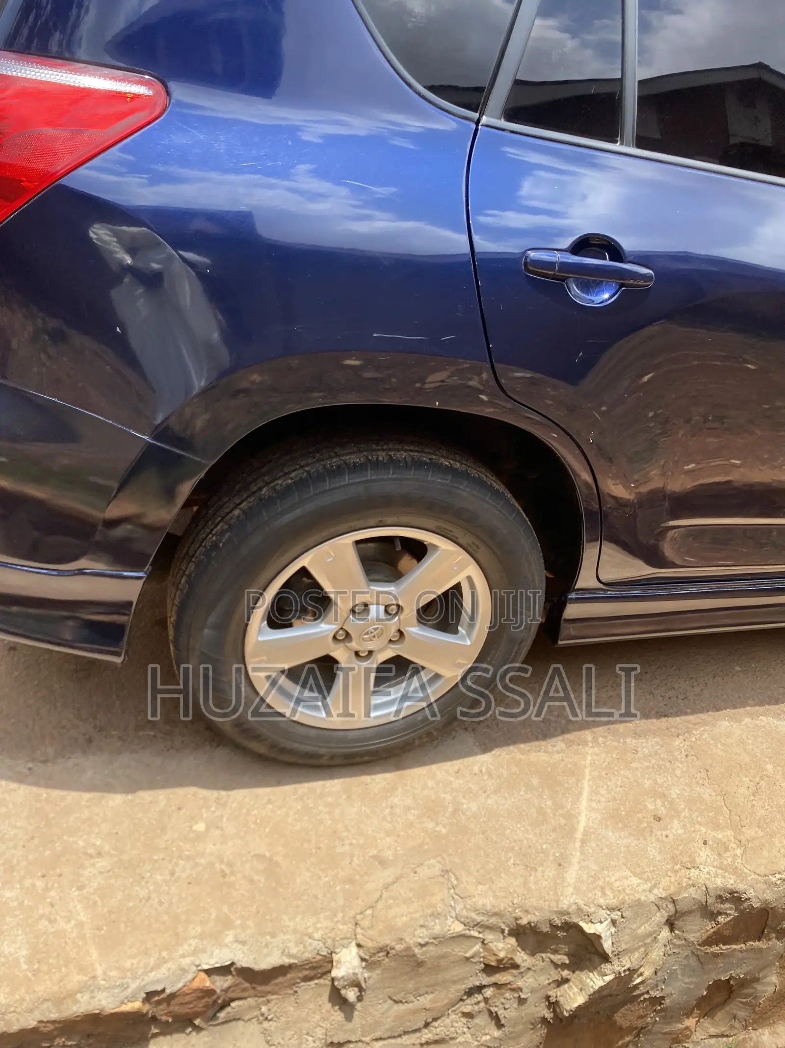 Toyota RAV4 2010 Blue