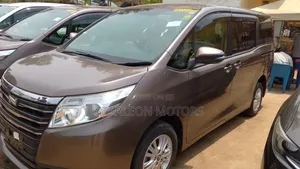 Toyota Noah 2015 Gray