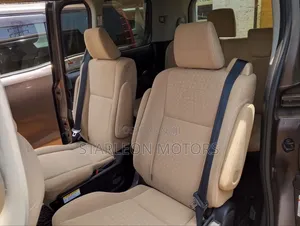 Toyota Noah 2015 Gray