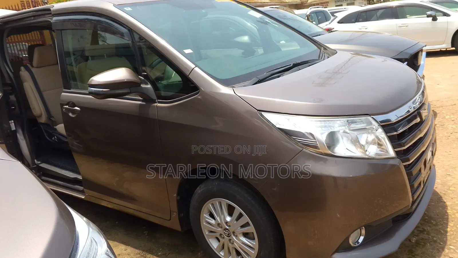 Toyota Noah 2015 Gray
