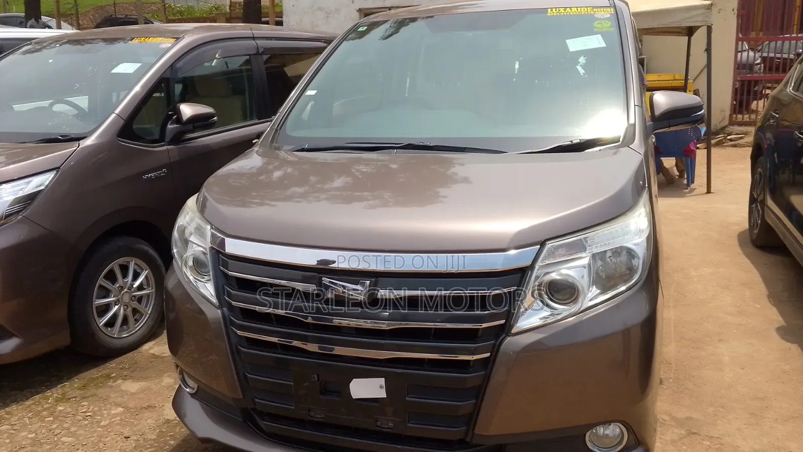 Toyota Noah 2015 Gray