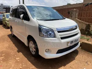 Toyota Noah 2011 White