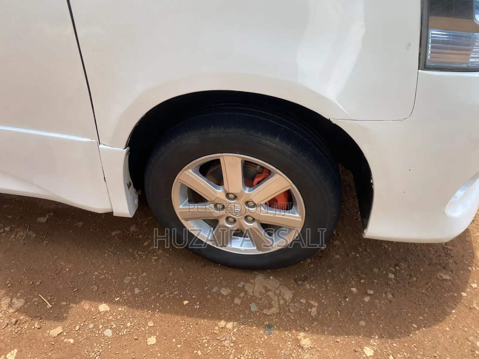 Toyota Noah 2011 White