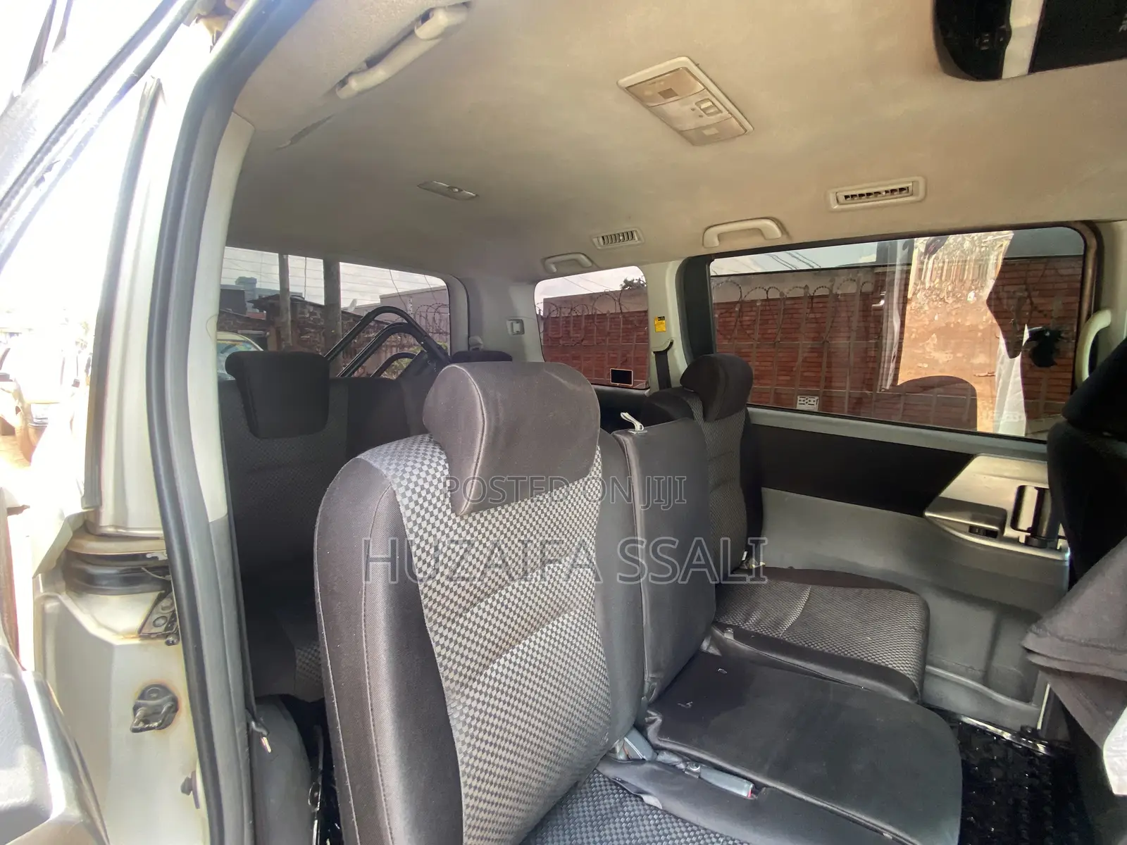 Toyota Noah 2011 White