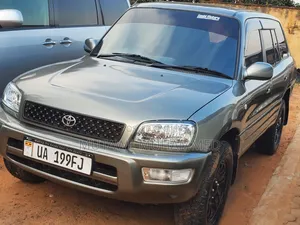 Toyota RAV4 Automatic 2000 Green