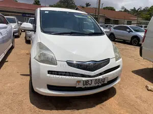 Toyota Ractis 2009 White