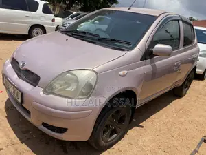 Toyota Vitz 2009 Gray