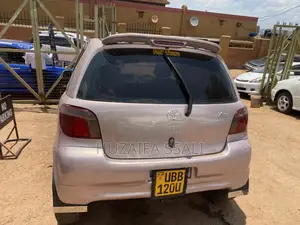 Toyota Vitz 2009 Gray